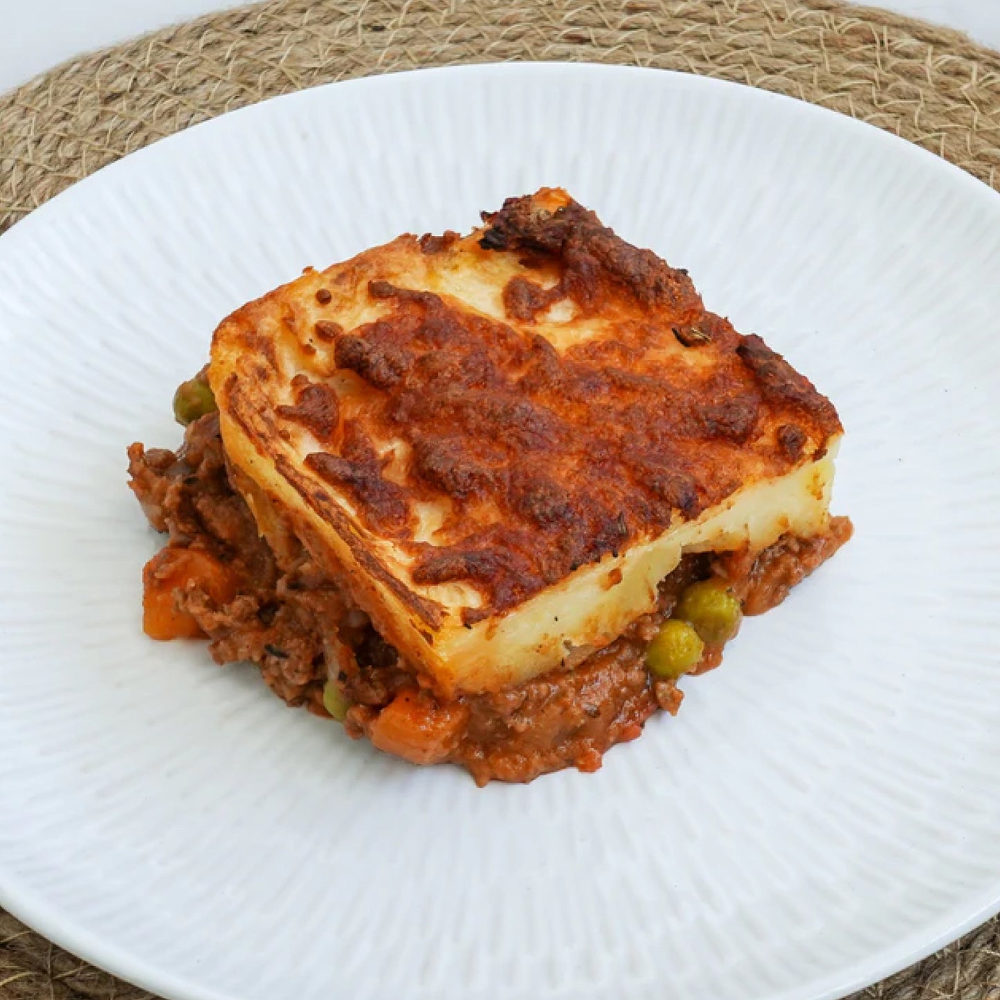 Munch'd Meals Beef Cottage Pie and Garlic Bread