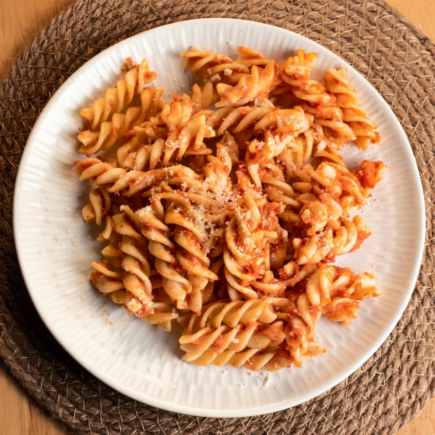 Munch'd Meals 5-Veg Tomato and Basil Pasta (v)